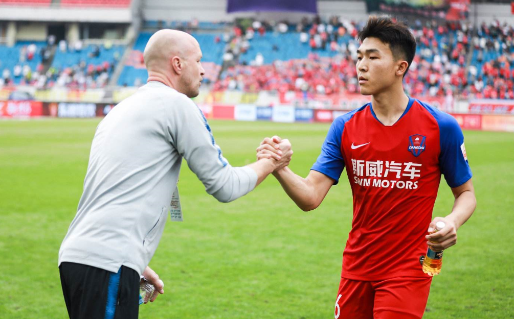 今晨体能课后，新奥尔良鹈鹕战术微调备战中超，管理层满意，年轻球员得到机会的简单介绍-开元棋牌